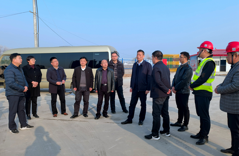 濉溪縣委副書(shū)記、縣長(zhǎng)孫進(jìn)到徐淮阜高速淮北段項(xiàng)目調(diào)研指導(dǎo)